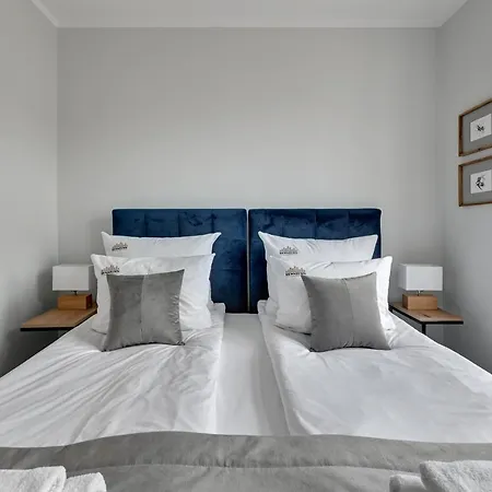 Mariacka Street Charm, Main Old Town By Downtown Gdansk